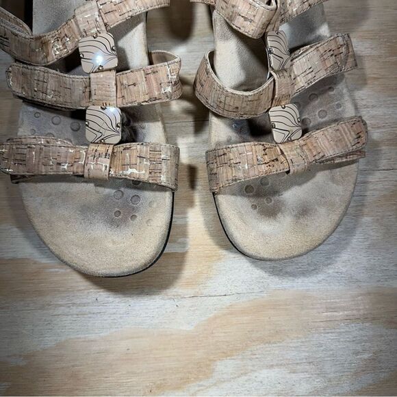 Vionic Tan Comfort Sandals Women’s Size 10 - Picture 5 of 9